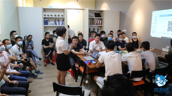 IMG_9472佛山左右手授權(quán)儀式+商家交流會佛山左右手師傅招聘會