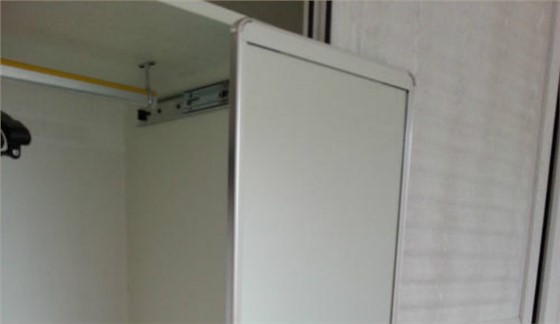 191衣柜旋轉(zhuǎn)鏡子安裝方法有哪些步驟，需要做什么流程