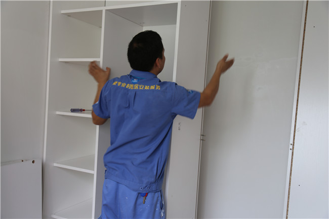 左右手家居安裝丨誰說定制整體衣柜貴，也可以逆轉(zhuǎn)啊