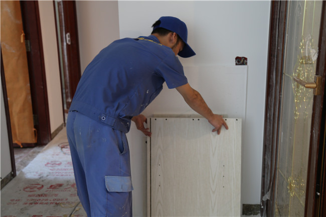 現(xiàn)場(chǎng)直擊辦公家具拆裝步驟，趕緊看過(guò)來(lái)