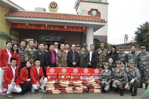 “左右手”攜手精英服務(wù)隊慰問部隊官兵