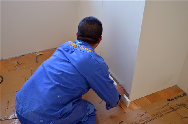 九年來(lái)堅(jiān)持做同一件事情的“左右手”安裝師傅