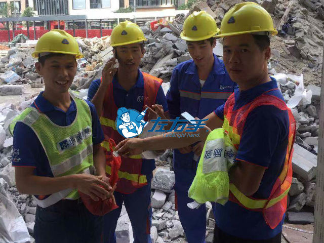 左右手華潤(rùn)城衣柜安裝項(xiàng)目火熱進(jìn)行中！