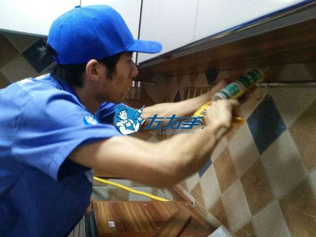 櫥柜安裝工多少錢一天？