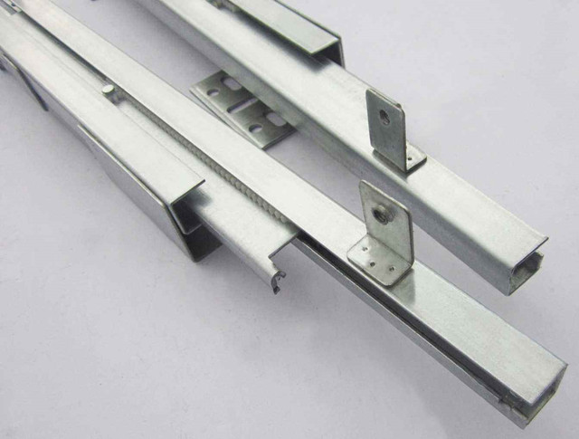 櫥柜拉籃滑軌安裝，如果不會(huì)安裝，麻煩接踵而來