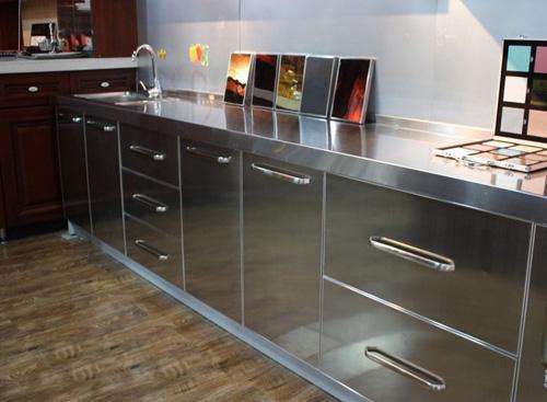 不銹鋼廚房櫥柜如何安裝，優(yōu)缺點(diǎn)如何？