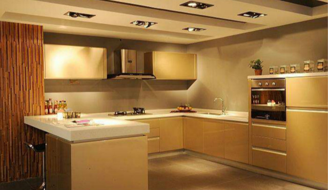 烤漆櫥柜門板上的油污清理技巧，清理步驟有哪些？