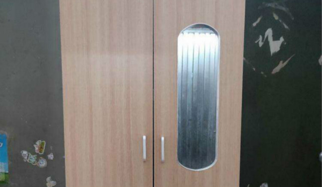 182平開(kāi)門(mén)衣柜鏡子安裝方法分那幾步，正確的注意事項(xiàng)是什么？