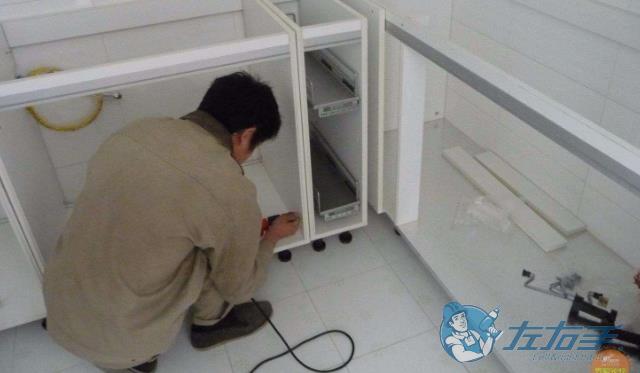 櫥柜上門維修如何收費(fèi)，櫥柜師傅上門維修報(bào)價(jià)