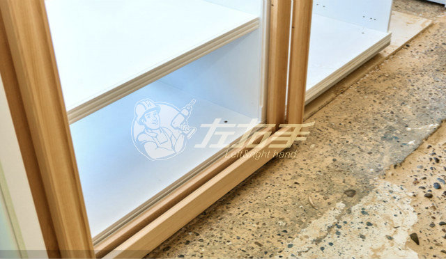 衣柜門(mén)滑輪有誰(shuí)知道怎么安裝嗎？