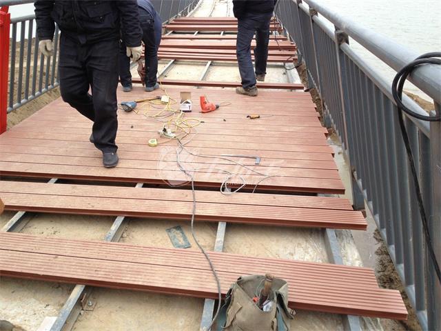 塑木地板如何選擇？塑木地板安裝需要注意什么？