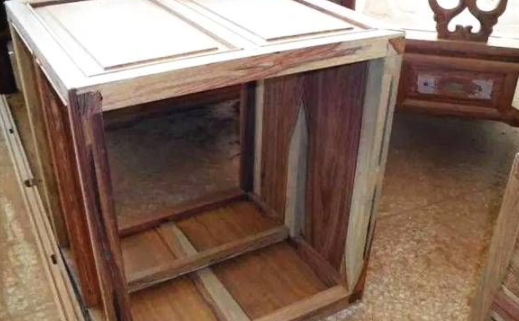 小件紅木家具出售：紅木家具市場“水很深”，假紅木家具是這樣特地“造”出來的！