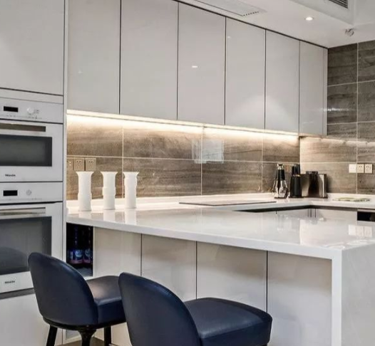 櫥柜材料排名;櫥柜家具柜子里面裝的燈，都是怎么安裝的呢？燈都有什么樣子的？