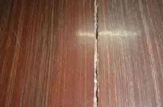 青島雕花實(shí)木門;實(shí)木家具開裂、變形的原因終于找到了