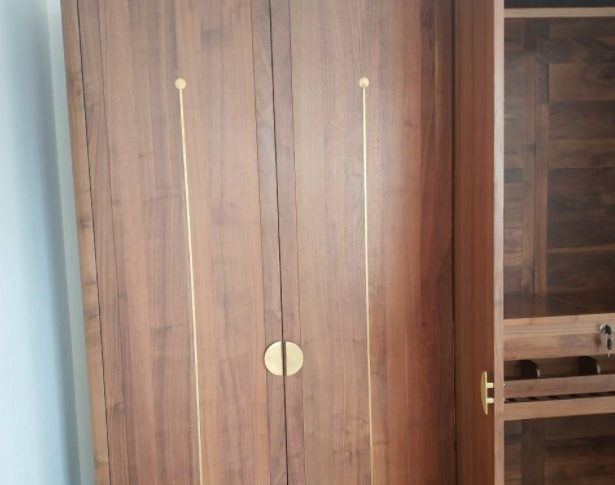 廣東實(shí)木家具整體櫥柜：實(shí)木家具=用實(shí)木做的家具？