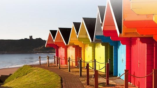 家裝建材材料：家裝時(shí)，實(shí)木家具翻新為什么要選擇水性漆？