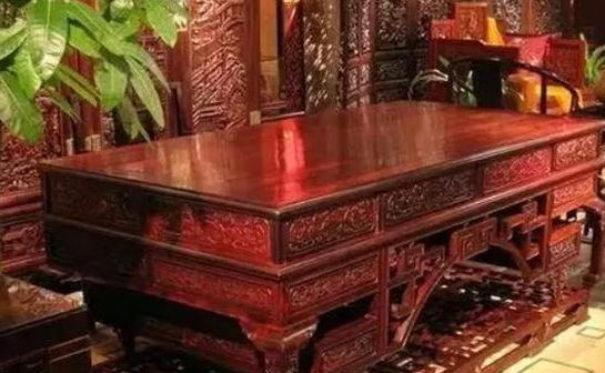 紅木家具十大品牌：別提到紅木家具就說貴，紅木家具不僅實(shí)用還能升值
