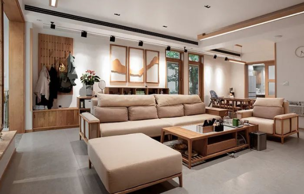 實(shí)木地板材質(zhì)翻新:全屋實(shí)木家具的養(yǎng)老房，處處都有人文與關(guān)懷