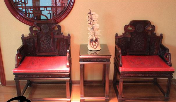 祁紫檀家具：睡紫檀，坐酸枝，紅木家具還有哪些講究？