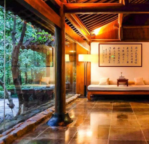 成都金星紫檀：紅木家具擺放大有講究，各類家具各有“千秋”