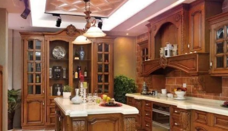 沈陽實(shí)木櫥柜品牌;實(shí)木櫥柜的優(yōu)點(diǎn)有哪些？實(shí)木櫥柜定制要注意什么？