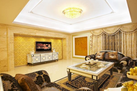 中式單人沙發(fā)：沙發(fā)擺放五大禁忌，千萬(wàn)別讓沙發(fā)圍住你的財(cái)運(yùn)