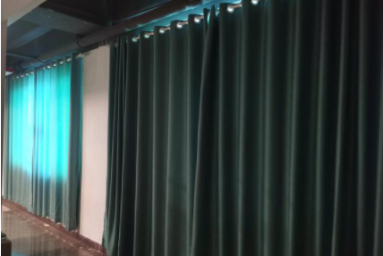 鄭州酒店裝修設(shè)計：酒店窗簾需要注意些什么事項？