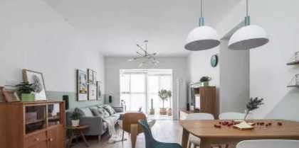 中式家裝客廳設(shè)計，室內(nèi)客廳天花板怎么設(shè)計？