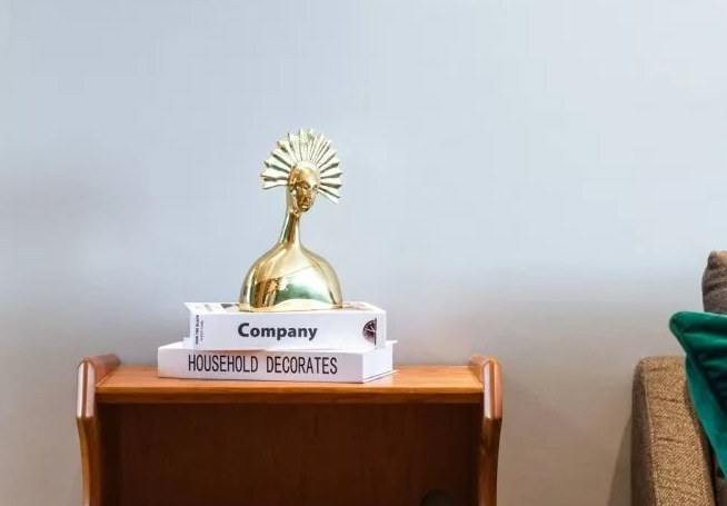 客廳家具設(shè)計圖，客廳做全面墻書柜+隱形門