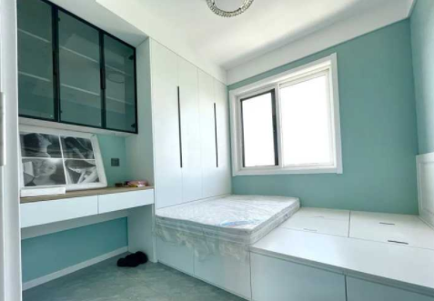 臥室榻榻米裝修效果圖，臥室裝榻榻米實(shí)用嗎？