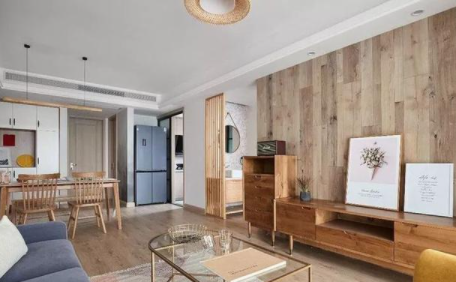 原木裝修價格：新房裝成原木簡約清風(fēng)，溫馨漂亮，一個玄關(guān)柜更是實用好看