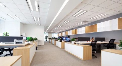 屏風(fēng)式辦公桌：屏風(fēng)辦公桌在辦公家具中的各種優(yōu)勢和特點