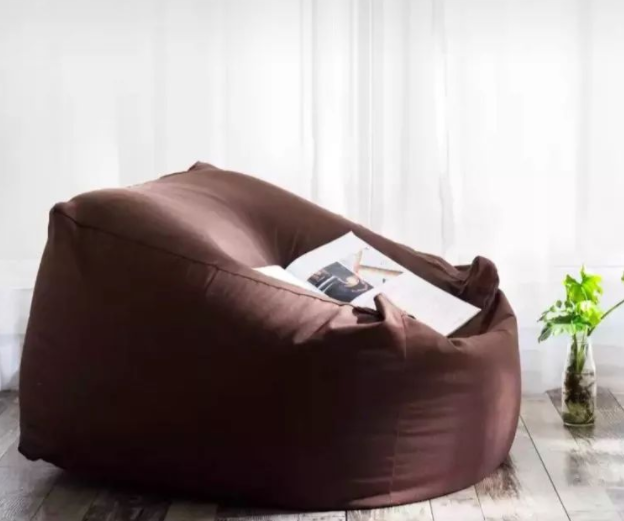 深圳訂制窗簾布藝，臥室聚財?shù)拇昂燁伾? title=