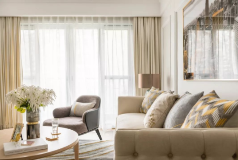 室內(nèi)精裝修設(shè)計(jì)，家里裝修用什么窗簾最好看？