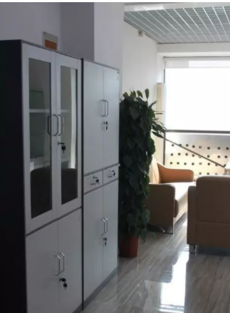 現(xiàn)代實(shí)木辦公家具：現(xiàn)代鋼制辦公家具的優(yōu)勢(shì)有哪些？