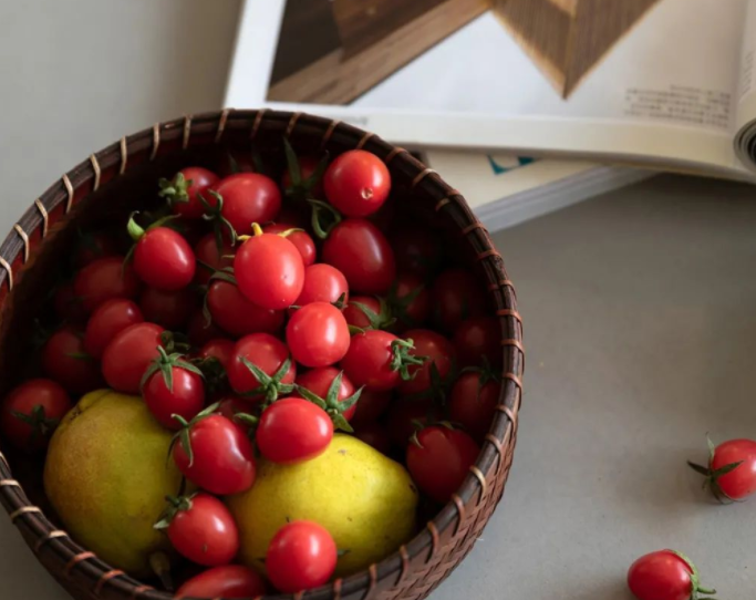 廚衛(wèi)裝修加盟：餐廚一體加中島，廚衛(wèi)水磨石，家具全實木