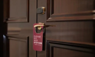 整體淋浴房安裝：浴室熱水燙傷客人事故，酒店如何引以為戒？