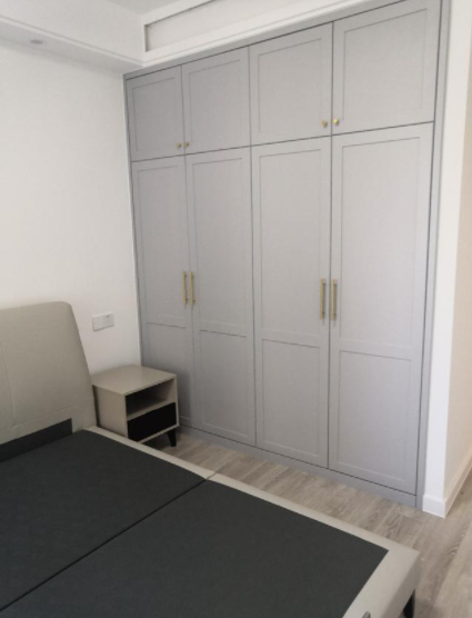 高端全屋定制加盟：全屋定制大衣柜超實用，簡約溫馨