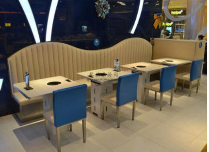 休閑藤編桌椅，外觀時(shí)尚的餐飲家具更受年輕人歡迎