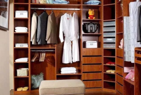 衣柜怎么選？衣柜板材哪種好？