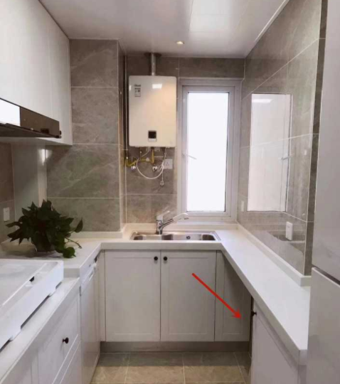 廚房櫥柜裝修效果圖，裝修買櫥柜都有哪些坑？