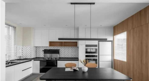 烤漆整體櫥柜門板：選擇櫥柜門板需要注意什么？