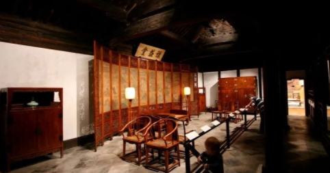 紅木新古典家具：那些古典家具，憑什么賣那么貴？