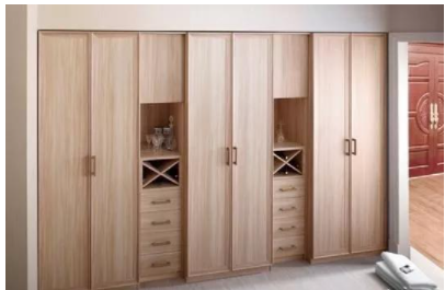 臥室衣柜門板：衣柜門板的款式有幾種，衣柜柜體不同材質優(yōu)缺點