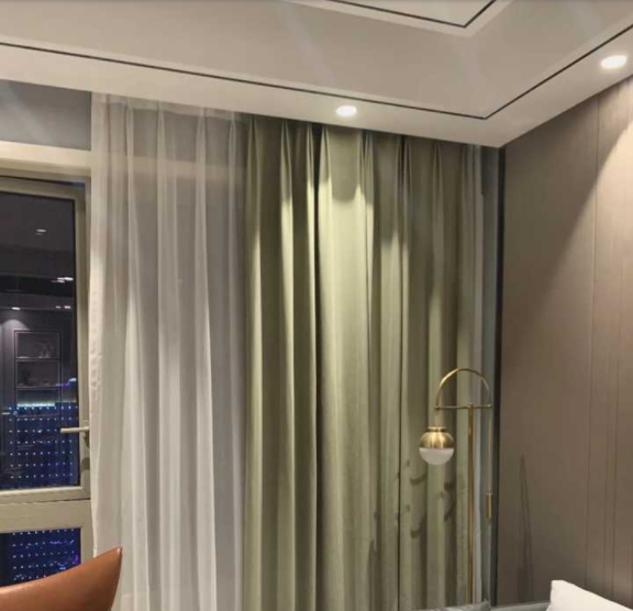 定做窗簾加工：家裝新做的窗簾含有甲醛嗎？