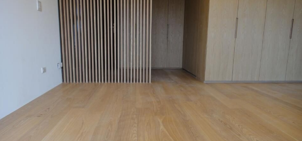 【實(shí)木地板安裝保養(yǎng)】橡木實(shí)木地板都有哪些優(yōu)缺點(diǎn)？