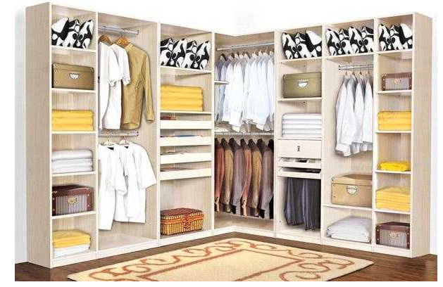 【定做衣柜設計】為什么轉角衣柜能夠最大化使用空間？