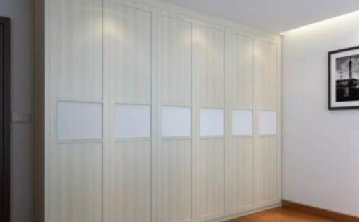 上海衣柜如何定制、板材材料、衣柜造型、功能區(qū)分析選購