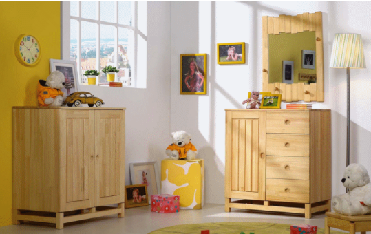 【兒童組合家具加盟】挑選合適的兒童實(shí)木家具，該留意什么？