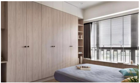 【昆明小戶型家裝】家裝臥室衣柜和床應(yīng)該怎么擺放？家裝臥室衣柜如何進(jìn)行裝飾